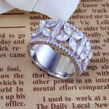 2015 Оптовая Женская мода AAA CZ 925 Серебряное кольцо ювелирных изделий (R10507)